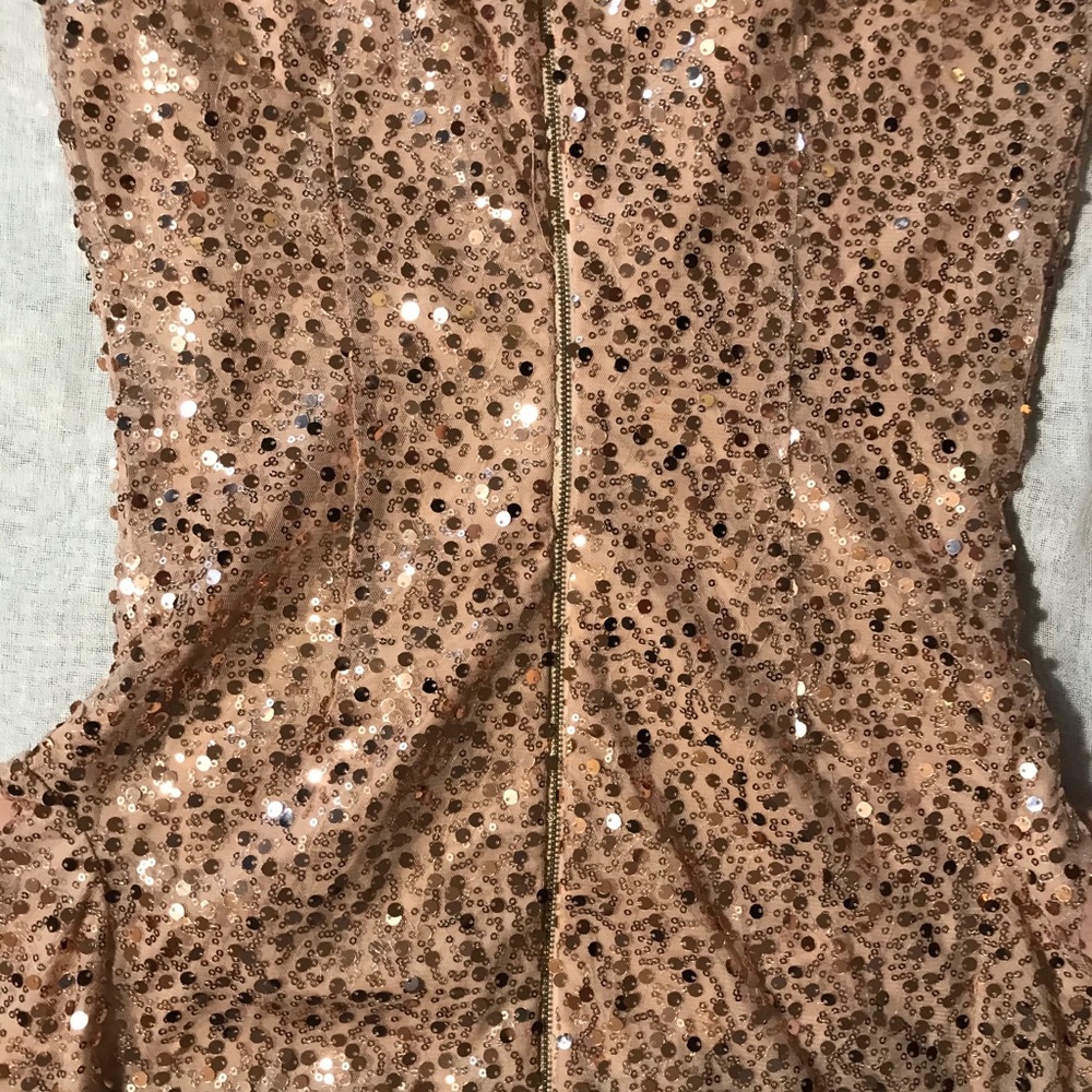 GOLD DRESS - Picture 3 of 3